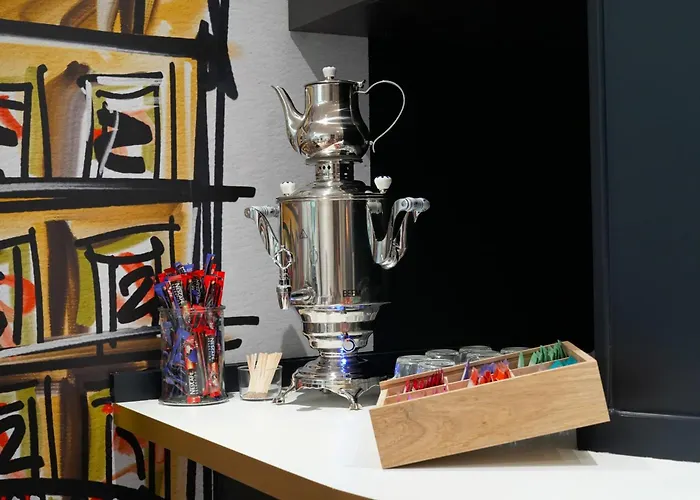 Le Montmartre Saint Pierre Hotel 3*