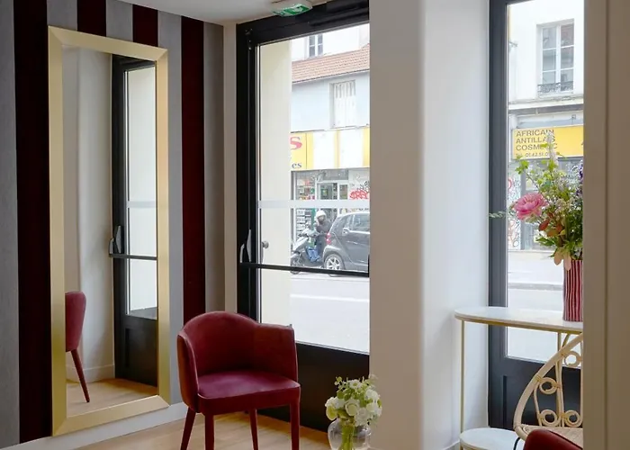 Le Montmartre Saint Pierre Hotel Paris