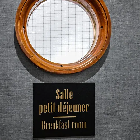 Le Montmartre Saint Pierre Hotel