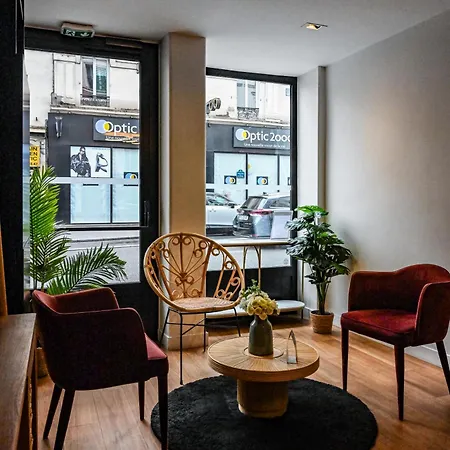 Le Montmartre Saint Pierre パリ