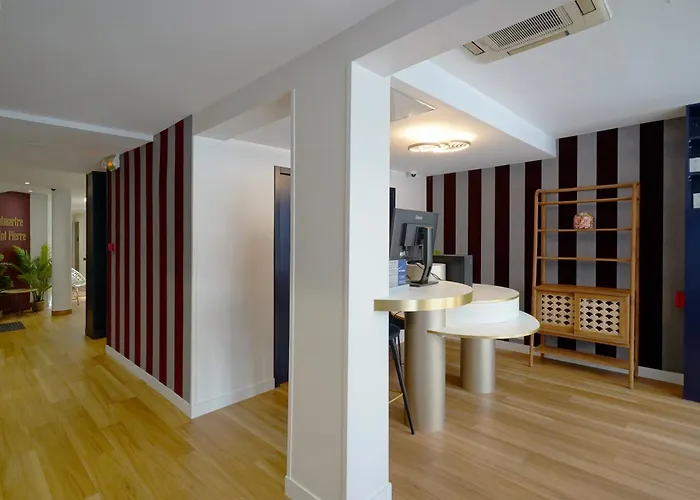 Le Montmartre Saint Pierre 3* Paris