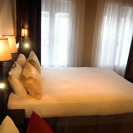 Le Montmartre Saint Pierre ホテル 3*