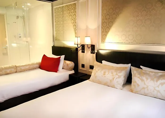 Otel Le Montmartre Saint Pierre 3*