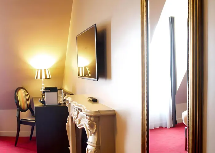 Otel Le Montmartre Saint Pierre Paris